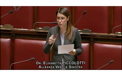 Alla Camera si discute la mozione per la revoca della nomina a Sgarbi, Piccolotti (Avs): “Banchi della destra vuoti, la maggioranza fugge”