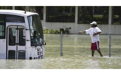 Alluvione a Dubai, c’entra l’inseminazione artificiale delle nuvole? Il climatologo: “Questi eventi saranno sempre più frequenti”