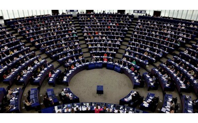 Altro che pace, Parlamento Ue vuole la sconfitta della Russia anche in...