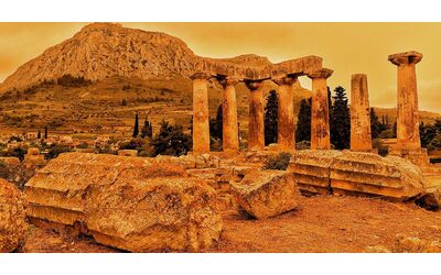atene si trasformata nel pianeta di marte il cielo greco arancione per la sabbia del sahara
