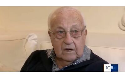 Attilio Fini, a 93 anni l’ex campione di scherma ha disarmato e fatto arrestare un rapinatore: “Mi ha puntato la pistola, ma ho reagito”