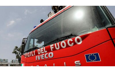 Auto finisce in un canale a Chioggia, un morto. Pompiere si tuffa e salva uno dei due passeggeri