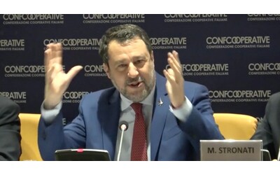 Autostrade, Salvini ridendo: “Sulle concessioni Il Fatto mi dà ragione, forse ho sbagliato qualcosa”