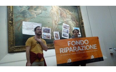 Azione di Ultima Generazione agli Uffizi di Firenze: attivisti attaccano foto...
