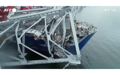 baltimora sopralluogo a bordo della nave cargo che si schiantata contro il key bridge video