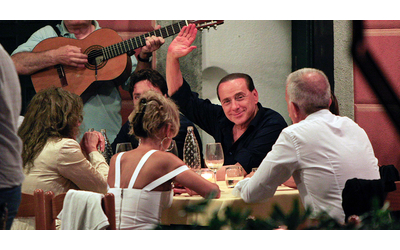 Berlusconi, i figli mettono in vendita le proprietà immobiliari. Ma la villa di Arcore non si tocca