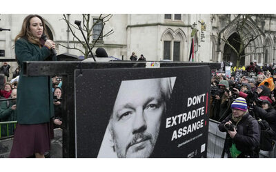 biden stiamo valutando la possibilit di far cadere le accuse contro julian assange
