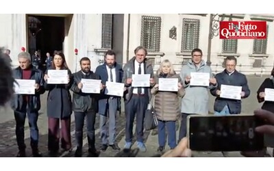 Bollette, il sit-in di Bonelli e Fratoianni: “Da Meloni rapina sociale con la fine del mercato tutelato”