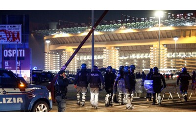 Bombe carta e lanci di bottiglie dopo Inter-Juventus: due arresti e 50 Daspo...