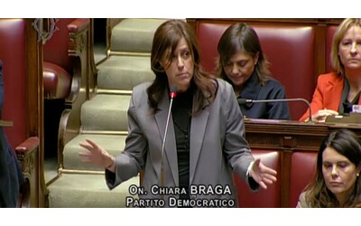 Caso Sgarbi, opposizioni unite in Aula. Braga (Pd): “Ha offeso delle deputate, la presidenza le tuteli. E Sangiuliano lo rimuova dall’incarico”