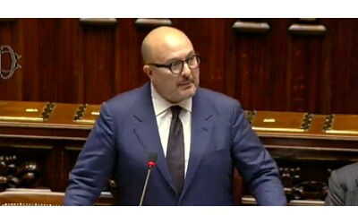Caso Sgarbi, Sangiuliano sull’inchiesta Fatto-Report: “Vicenda precedente all’incarico di governo”. M5S protesta