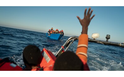 cassazione affidare i migranti alla guardia costiera libica reato tripoli non un porto sicuro