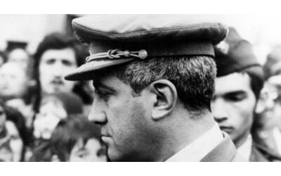 Cos’è la Rivoluzione dei Garofani che 50 anni fa fece cadere la dittatura in Portogallo. Un...