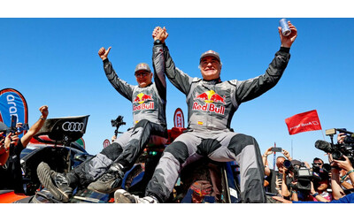 Dakar, Carlos Sainz trionfa a 62 anni. El Matador al volante di un’Audi Rs...