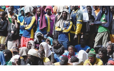 Decreto Cutro, per il pg della Cassazione: “Trattenimento dei migranti legittimo, a Lampedusa emergenza”