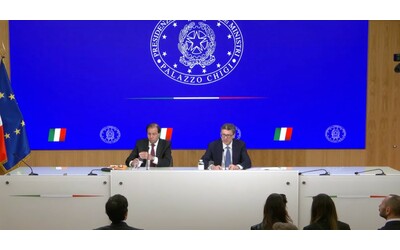 Def, via libera del Consiglio dei ministri: la conferenza stampa con il ministro Giorgetti