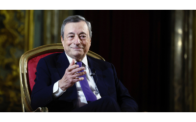 Draghi: “L’Europa vive un momento critico. Serve ripensare il modello di crescita e diventare uno Stato”