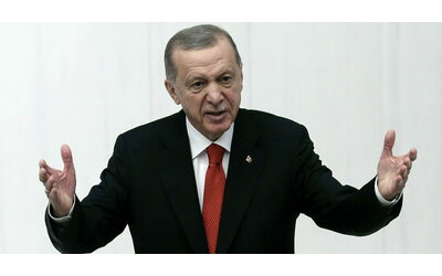 Erdogan attacca Netanyahu: “Si è guadagnato un posto accanto a Hitler,...