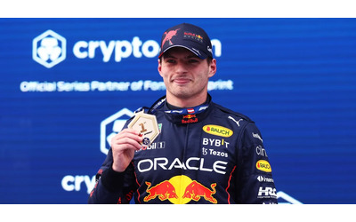 F1, Gp Cina: Verstappen domina anche le qualifiche. Le Ferrari lontane, Hamilton disastroso: la griglia di partenza