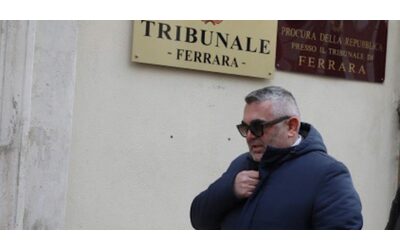 Ferrara, il vicesindaco a processo per induzione indebita. “Impose di punire un dipendente di una cooperativa che lo criticava”