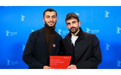 Festival di Berlino, regista israeliano denuncia “l’apartheid” contro i palestinesi: accusato di antisemitismo. Critiche anche da Scholz