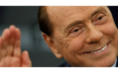 “Forza Italia il partito del cuore e dell’amore”: l’ultimo scritto di Berlusconi con le domande rivolte a se stesso due giorni prima di morire