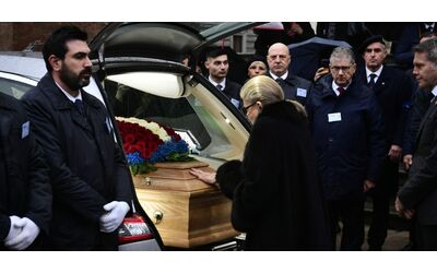 Funerali di Vittorio Emanuele di Savoia, circa 400 invitati tra politici e...