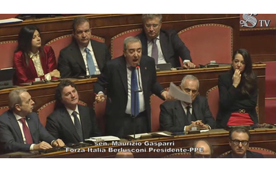 Gasparri a Renzi: “Non accettiamo lezioni di berlusconismo postumo da nessuno, dovevate applaudirlo quando era vivo”