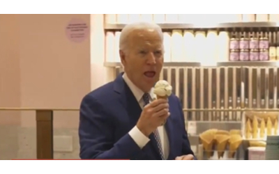 Gaza, Biden e l’annuncio mentre mangia il gelato: “La mia speranza è che entro lunedì prossimo avremo un cessate il fuoco”