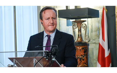 Gaza, Cameron avverte Gantz: “La pazienza verso Israele sta per finire”....