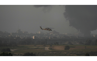 gaza israele intensifica gli attacchi nel centro e nel sud della striscia oltre 15 civili uccisi