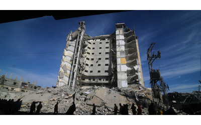 Gaza, l’Agenzia Onu per i rifugiati: “Colpito da un raid un nostro...