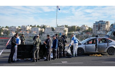 gaza la diretta accordo per un altro giorno di tregua hamas liberer 8 ostaggi attacco a gerusalemme uccisi 3 israeliani auto contro militari di tel aviv 2 feriti