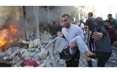 Gaza, la diretta – Raid sull’ospedale indonesiano: morti almeno 12...