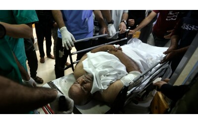 gaza reporter di al jazeera ucciso da un drone israeliano ferito il giornalista dahdouh la sua famiglia era stata sterminata in un raid