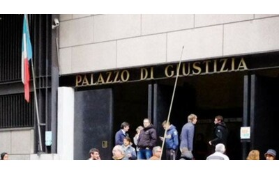 Genova, uccise con una freccia un uomo che festeggiava per strada: condannato...