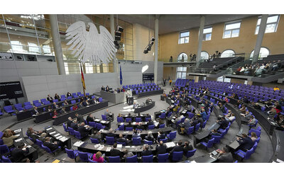 germania multe severe per i parlamentari che insultano i colleghi da infanticida a nazista afd svetta nei richiami