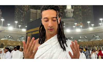Ghali in pellegrinaggio alla Mecca per il Ramadan: “La traduzione letterale di ‘Islam’ è ‘pace’. Smettetela di farmi sentire sbagliato a essere musulmano”