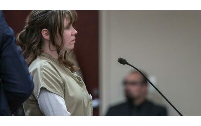 Hannah Gutierrez-Reed, la responsabile di armi sul set di “Rust” è stata condannata a 18 mesi di carcere per omicidio colposo