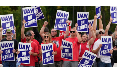 il 2023 anno della riscossa per i lavoratori usa scioperi raddoppiati aumenti in busta paga pi diritti e sindacalizzazione in crescita