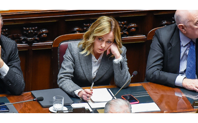 Il governo vuole vendere fino al 20% di Poste italiane ma nel 2018 Meloni tuonava: “Sarebbe una follia”