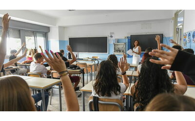 In gita solo con la media del 7 il caso a Ferrara Avs chiede l intervento di Valditara Il viaggio d istruzione per tutti