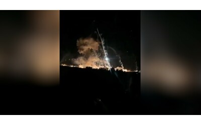 iraq le immagini del bombardamento della base militare delle milizie filo iran
