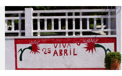 l altro 25 aprile cos cinquant anni fa anche il portogallo si liberava del fascismo