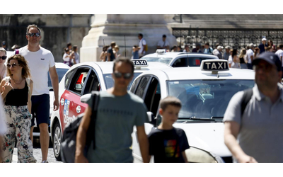 L’Antitrust chiede più licenze per i taxi a Milano, Roma, Napoli e...
