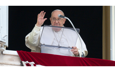 L’autobiografia di Bergoglio: “Rinuncia all’incarico solo con grave impedimento fisico. L’aborto è un omicidio, killer chi lo pratica”