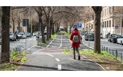 La manovra taglia sulla mobilit    sostenibile   e  Roma paga il prezzo pi   alto