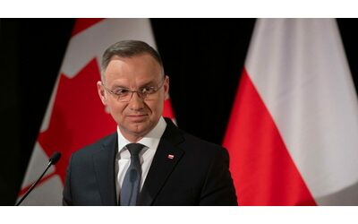 La Polonia vuol difendere la Nato con le armi nucleari: ‘Se gli alleati ce lo chiedono, pronti a ospitarle’. Kiev: ‘Maggio sarà un mese difficile’
