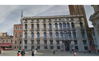 La Rai vuole disfarsi di Palazzo Labia, sede di Venezia. I giornalisti:...