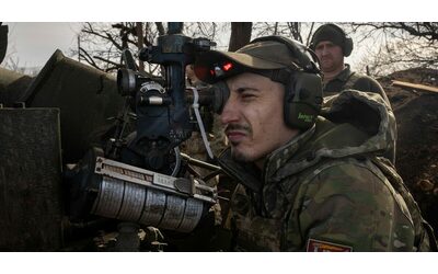 La Russia sposta truppe dall’Estremo Oriente in Ucraina. Mosca richiama l’ambasciatore francese: “Parole inaccettabili da Parigi”
